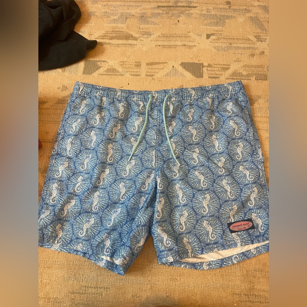 Vineyard vines men’s swim trunks